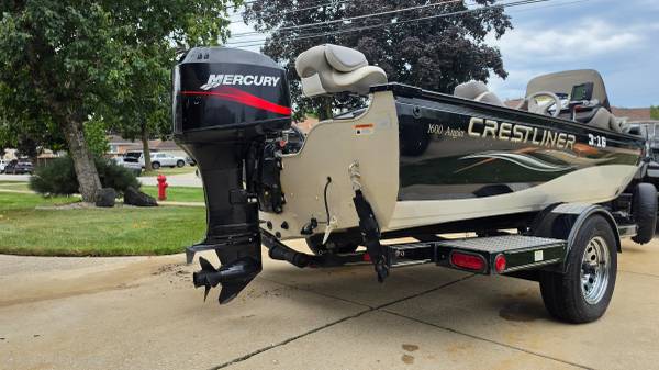 2004 Crestliner, Import USA — Foto 3 z 11