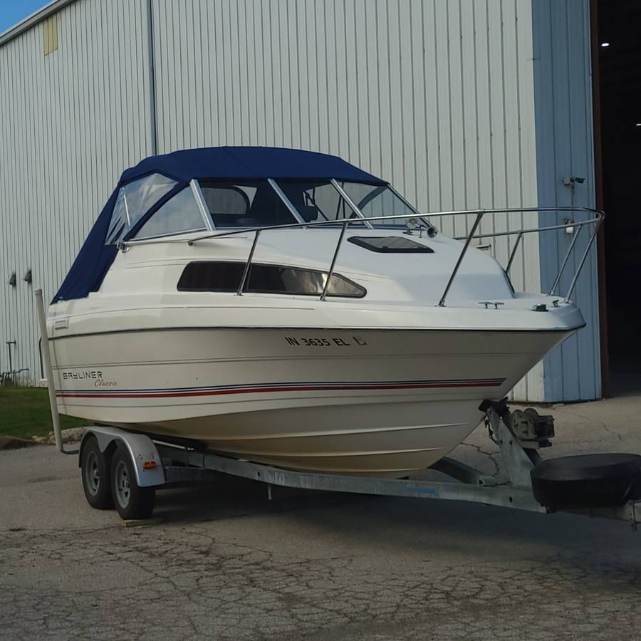 Bayliner, Import USA — Foto 4 z 9