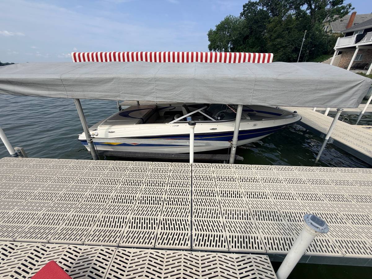 2007 Bayliner, Import USA — Foto 2 z 11
