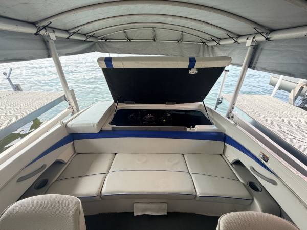 2007 Bayliner, Import USA — Foto 3 z 11