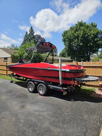 Axis, Import USA — Foto 1 z 12 Axis, Import USA — Foto 1 z 12
