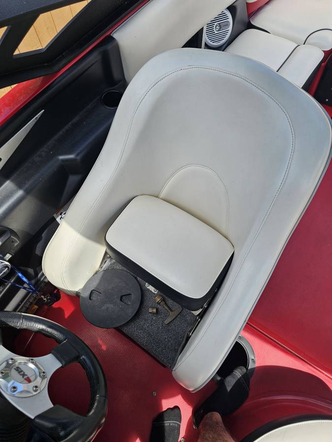 Axis, Import USA — Foto 11 z 12
