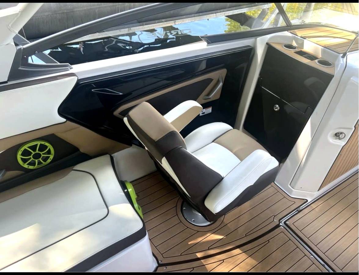 2022 Yamaha, Import USA — Foto 4 z 9