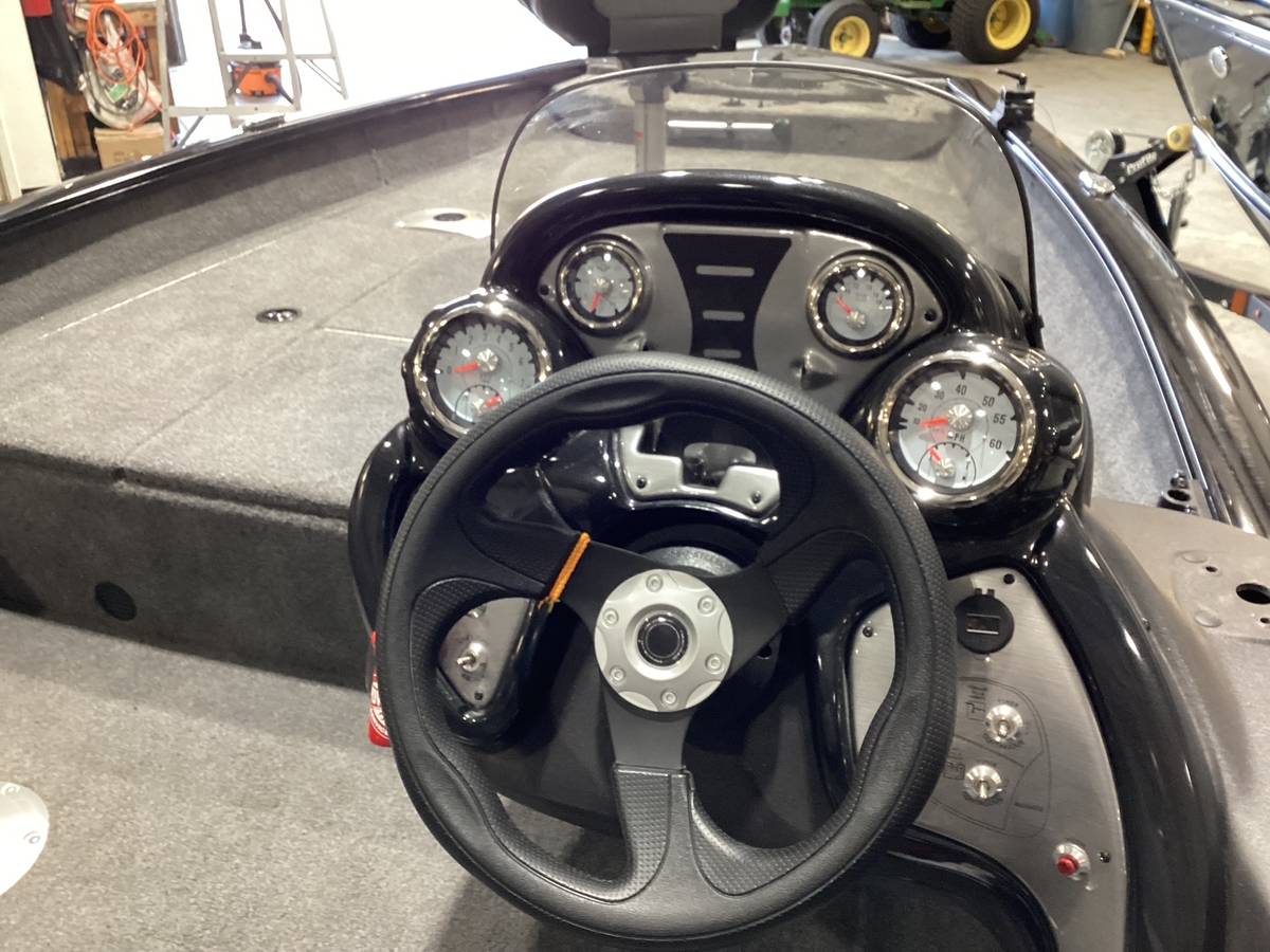 2024 Tracker, Import USA — Foto 5 z 10