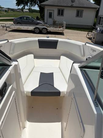 2015 Chaparral, Import USA — Foto 8 z 12