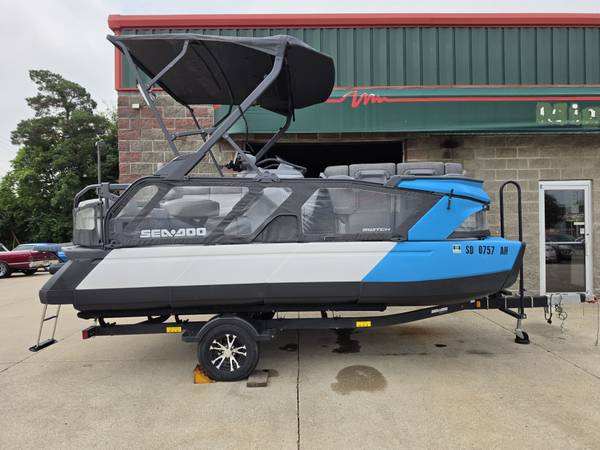 2022 Sea-Doo, Import USA — Foto 1