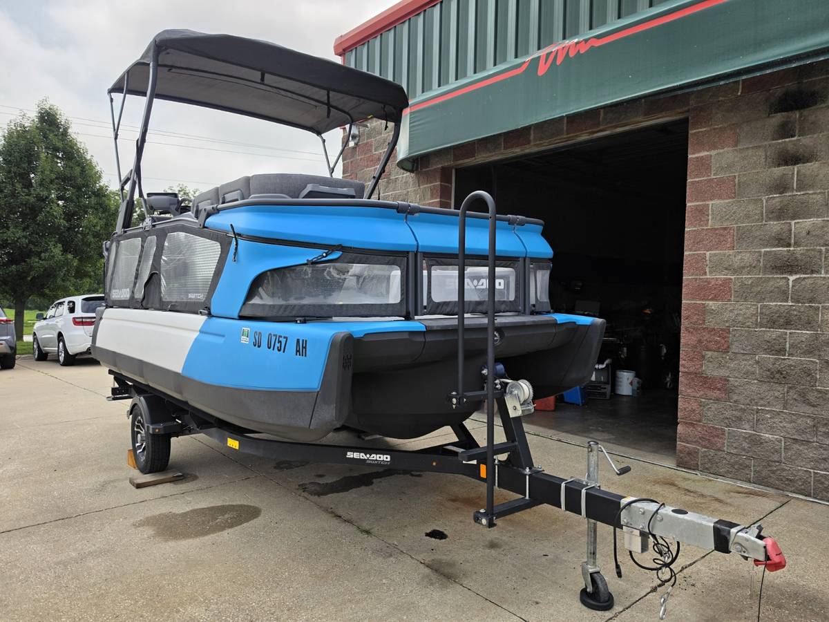 2022 Sea-Doo, Import USA — Foto 2 z 12