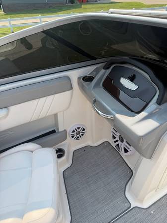 2020 Chaparral, Import USA — Foto 11 z 12