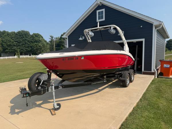 2020 Chaparral, Import USA — Foto 2 z 12