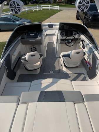 2020 Chaparral, Import USA — Foto 9 z 12