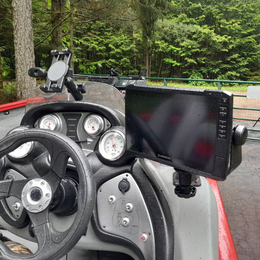 Tracker, Import USA — Foto 3 z 8