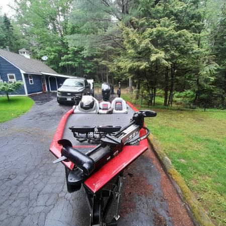 Tracker, Import USA — Foto 8 z 8