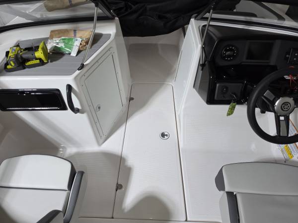 2025 Yamaha, Import USA — Foto 7 z 12
