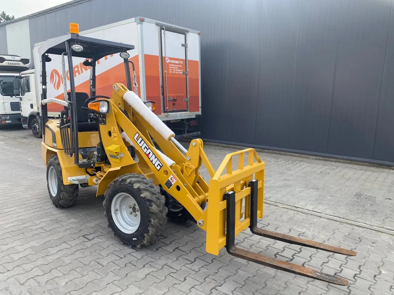 2023 Lugong E188, 124 mth, Import Auf Lager in der EU — Foto 1