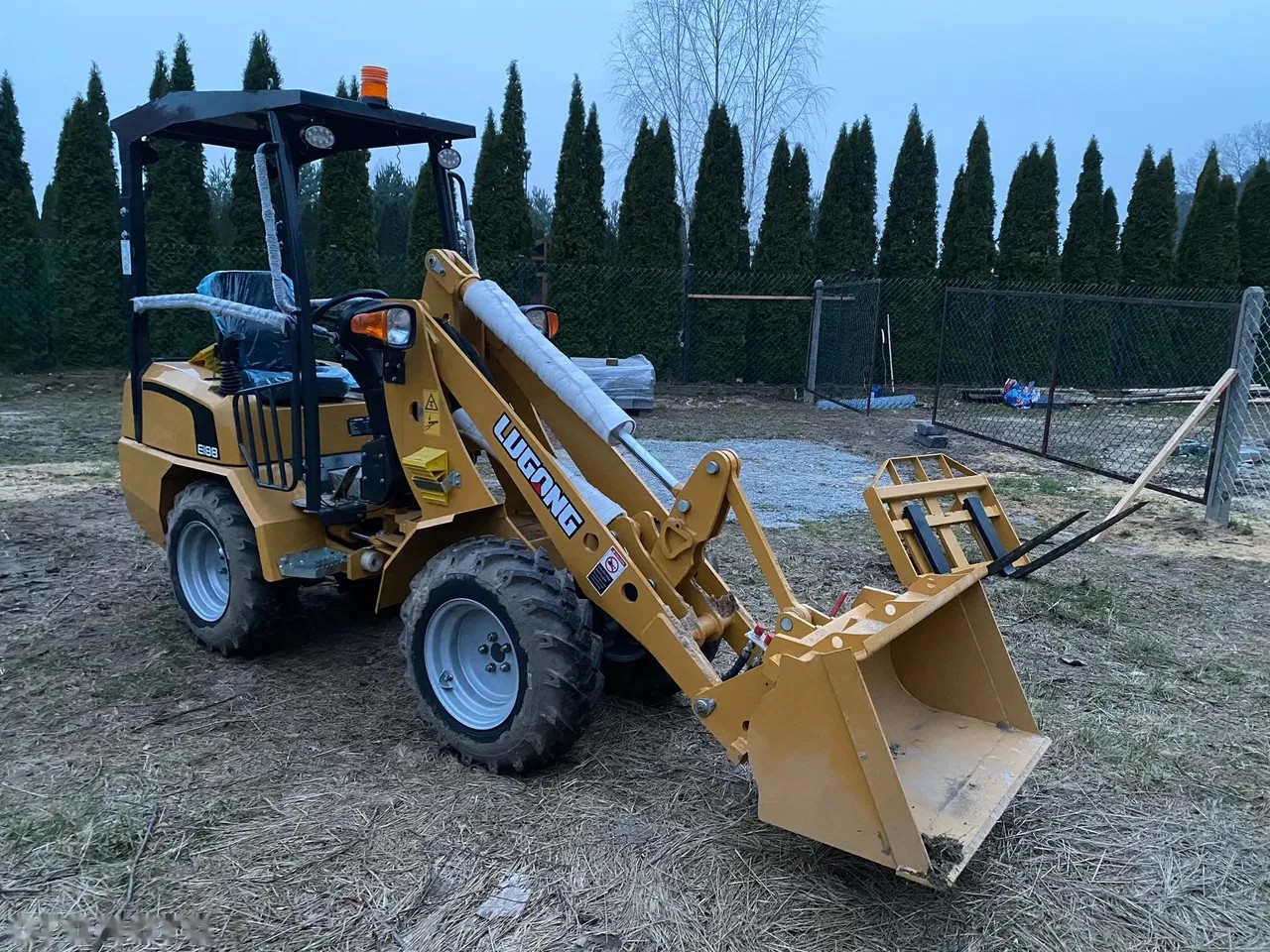 2023 Lugong E188, 166 mth, Import Auf Lager in der EU — Foto 1