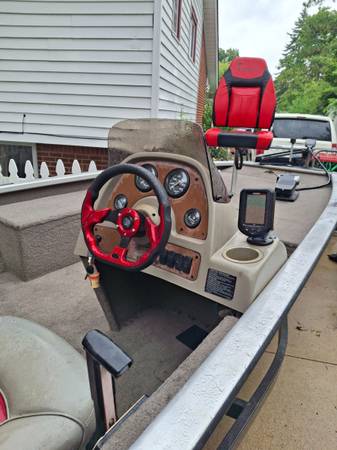 Tracker, Import USA — Foto 2 z 9