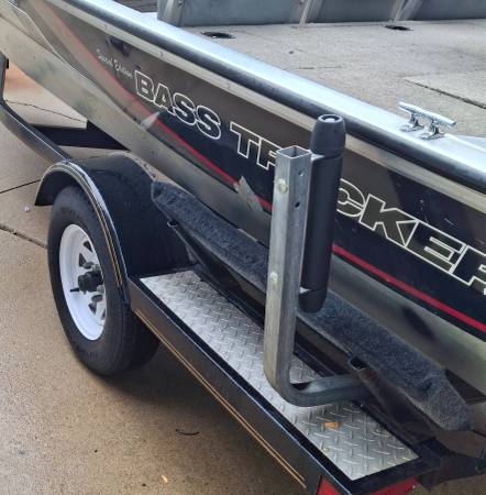 Tracker, Import USA — Foto 4 z 9