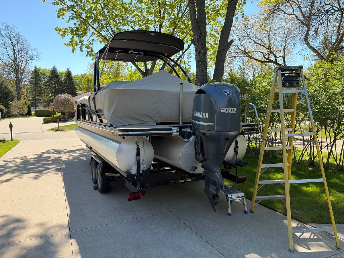 2014 Bennington, Import USA — Foto 5 z 11