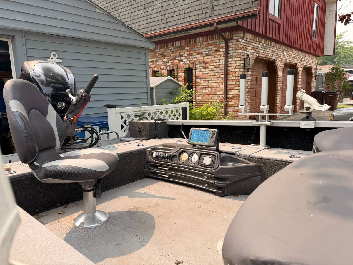 2016 Crestliner, Import USA — Foto 6 z 9