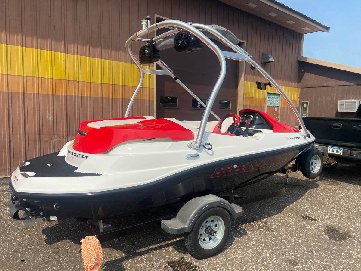 2011 Sea-Doo, Import USA — Foto 6 z 12