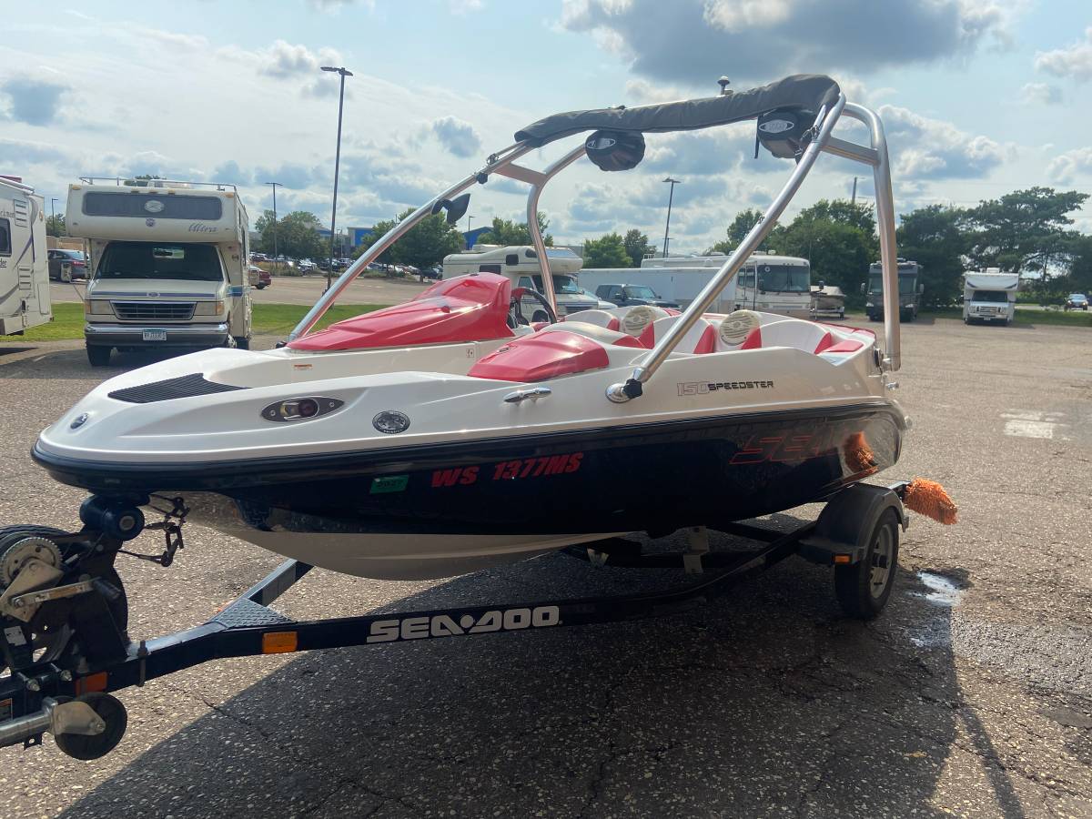 2011 Sea-Doo, Import USA — Foto 9 z 12