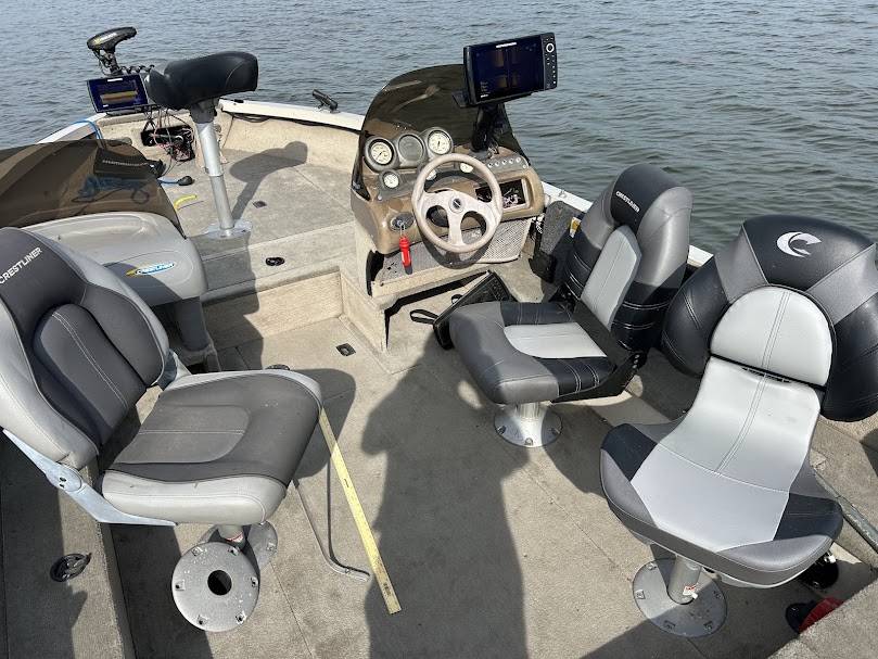 2002 Crestliner, Import USA — Foto 5 z 12