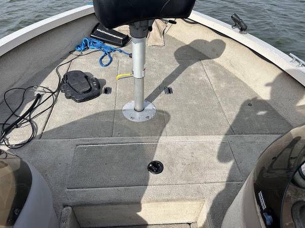 2002 Crestliner, Import USA — Foto 6 z 12