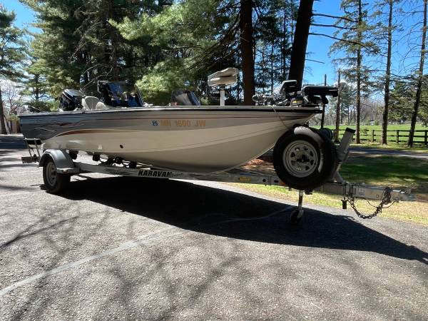2004 Crestliner, Import USA — Foto 1