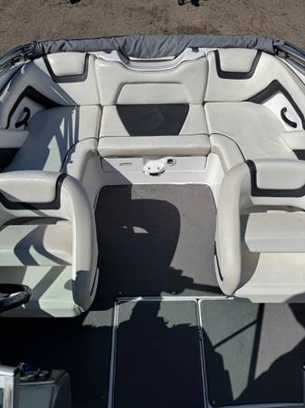 2016 Yamaha, rot, Import USA — Foto 6 z 12