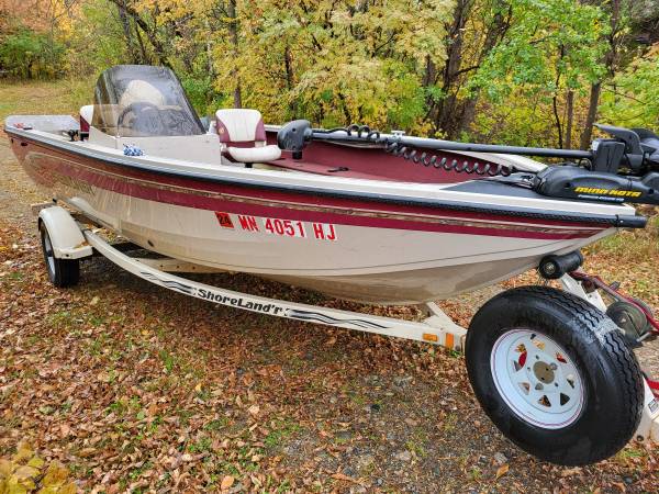 Crestliner, Import USA — Foto 1