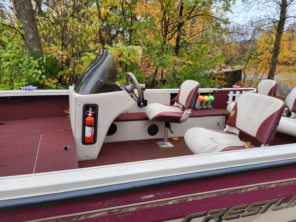 Crestliner, Import USA — Foto 7 z 7