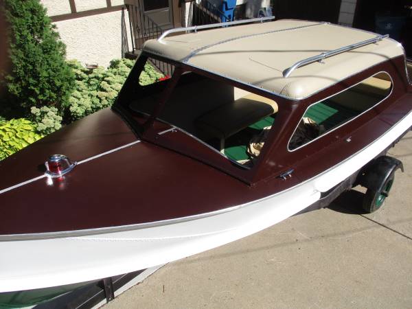 Crestliner, Import USA — Foto 1 z 12 Crestliner, Import USA — Foto 1 z 12