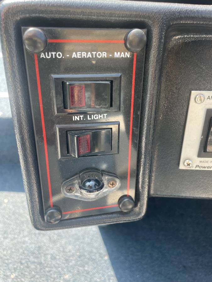 Lowe, Import USA — Foto 11 z 12