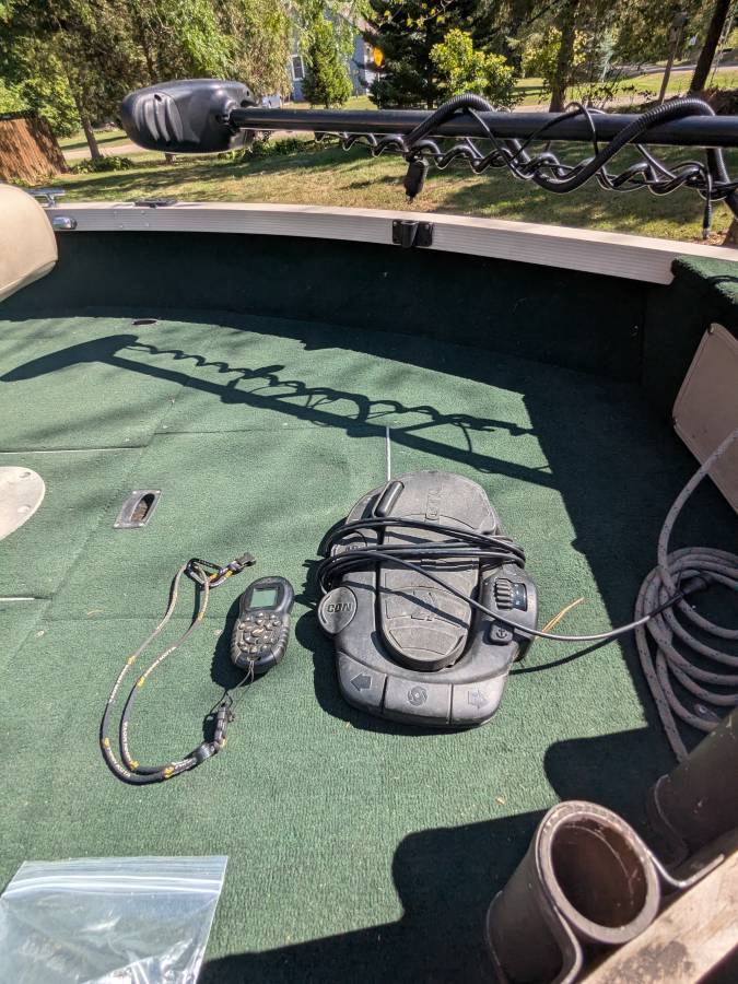 2002 Crestliner, Import USA — Foto 11 z 12