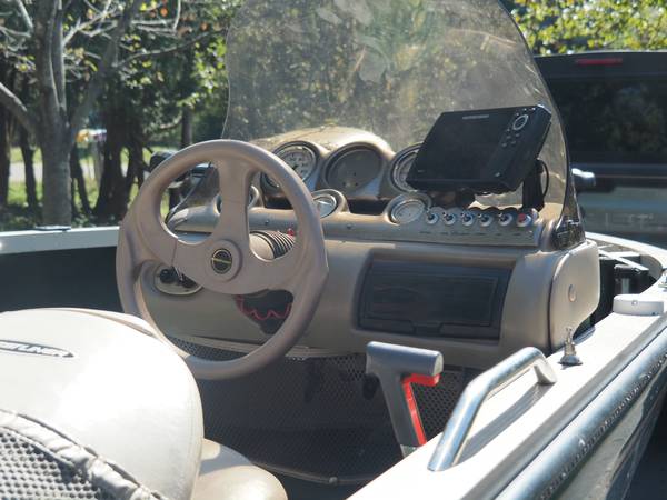 2002 Crestliner, Import USA — Foto 12 z 12