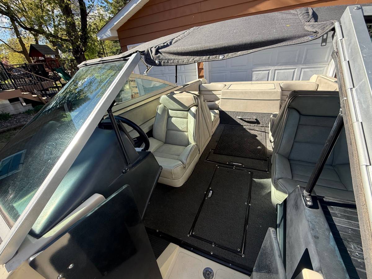 1988 Cobalt, Import USA — Foto 3 z 12