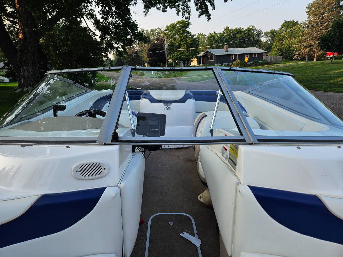 1996 Wellcraft, Import USA — Foto 5 z 12