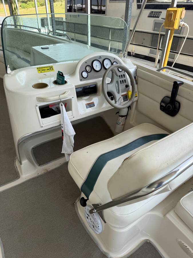 1999 Bayliner, Import USA — Foto 6 z 7