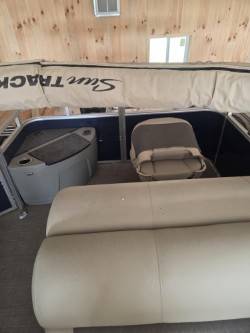 2024 Sun Tracker, Import USA — Foto 5 z 7