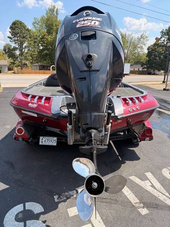 2010 Ranger, Import USA — Foto 3 z 12
