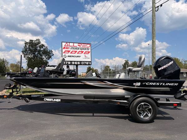 2011 Crestliner, Import USA — Foto 12 z 12
