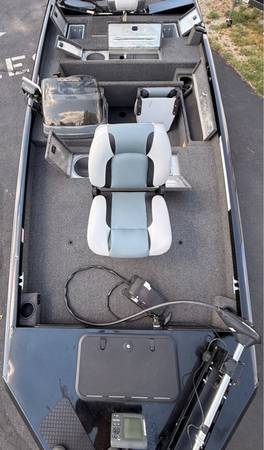 2011 Crestliner, Import USA — Foto 6 z 12