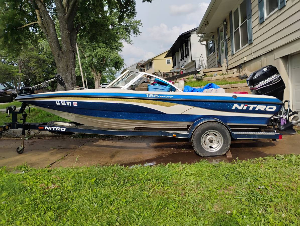 2002 Nitro, Import USA — Foto 5 z 6