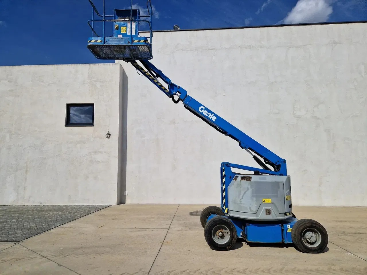 2011 Genie, 1.244 mth, Import Auf Lager in der EU — Foto 7 z 17