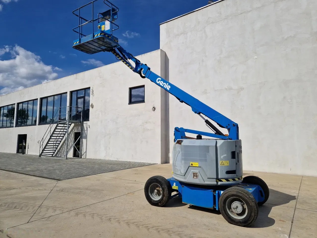 2011 Genie, 1.244 mth, Import Auf Lager in der EU — Foto 8 z 17