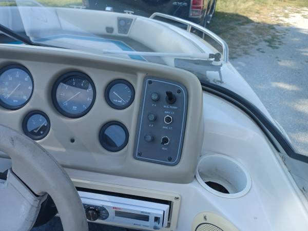 Four Winns, Import USA — Foto 7 z 8