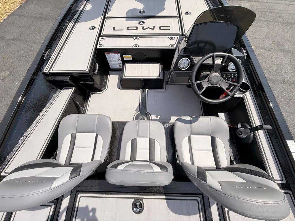 2027 Lowe, Import USA — Foto 10 z 12