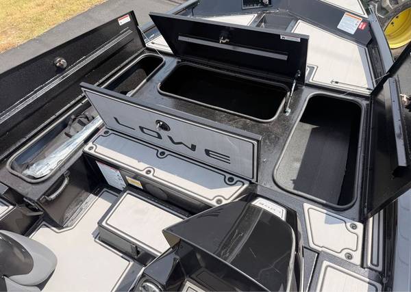 2027 Lowe, Import USA — Foto 11 z 12