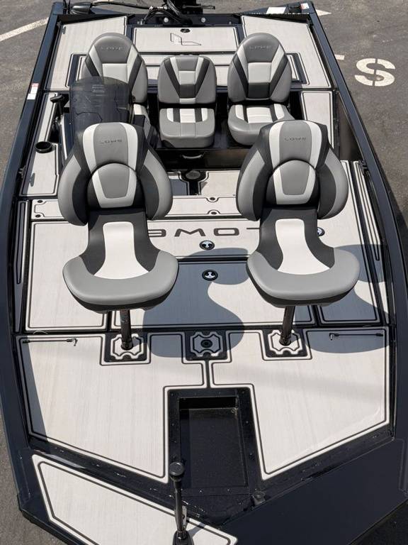2027 Lowe, Import USA — Foto 5 z 12