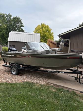Tracker, Import USA — Foto 1